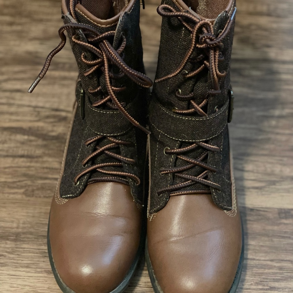 UNR8ED brown boots with zipper size 8